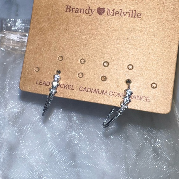 Brandy Melville💖MINI DROP HOOP EARRINGS - Picture 10 of 12
